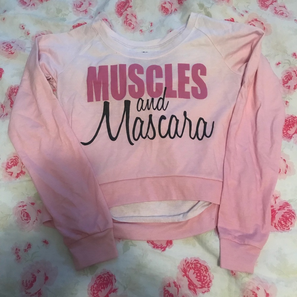 Muscles a mascara crop top